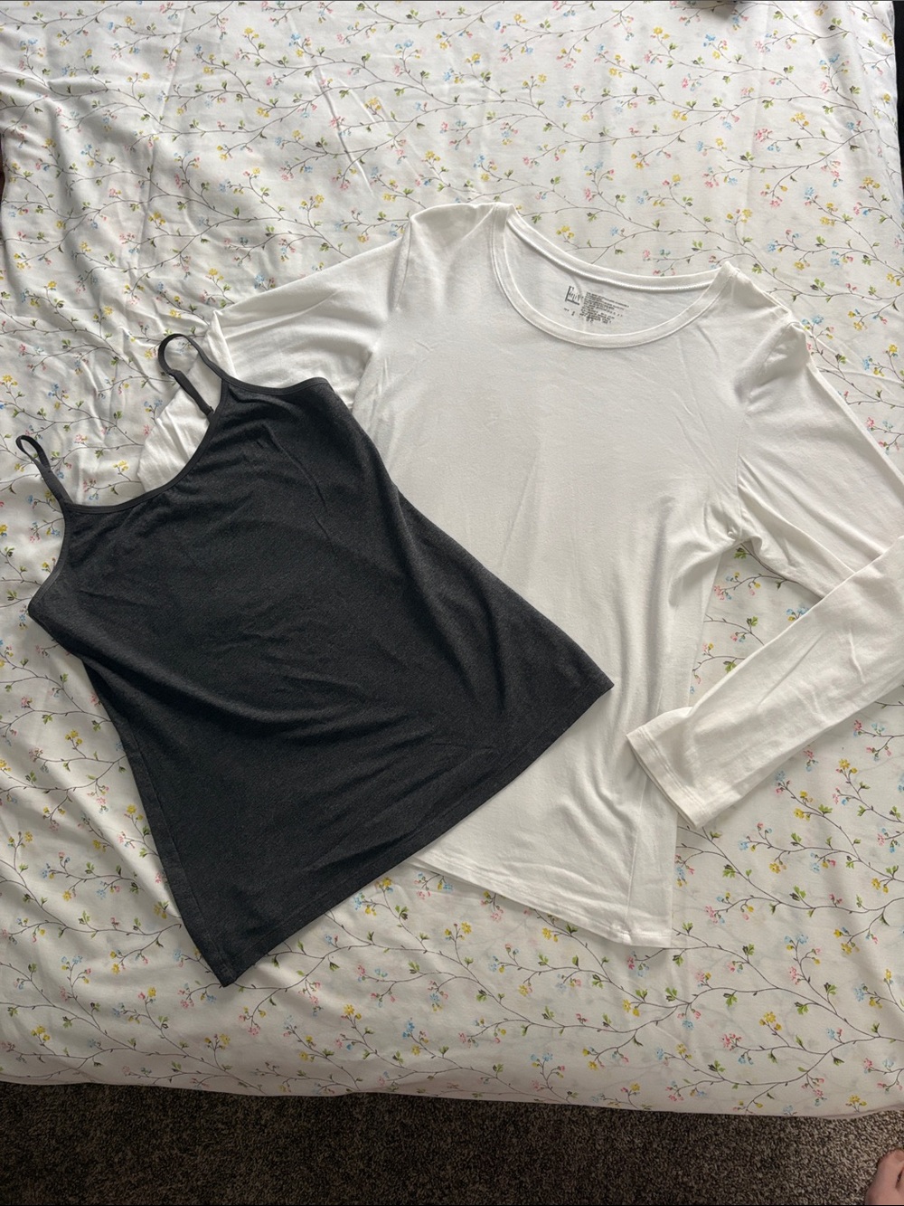 Women’s Charcoal Grey Tank & White Long-Sleeve Bundle Felina